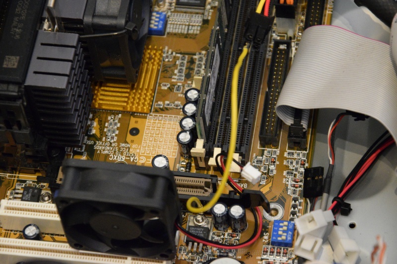 File:Gigabyte GA-6BXC rev 1.9 Voodoo mod (Solderless).jpg